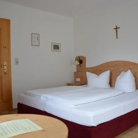 Πανσιόν Haus Wally 3*